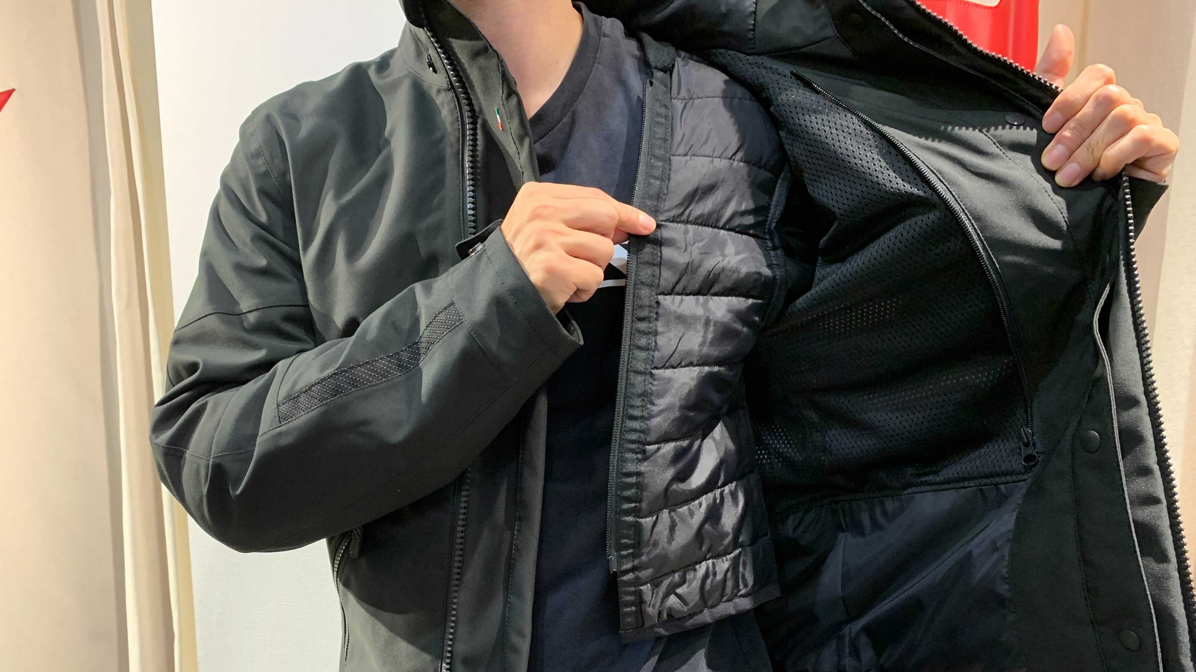 シンプルデザインが好評なジャケット